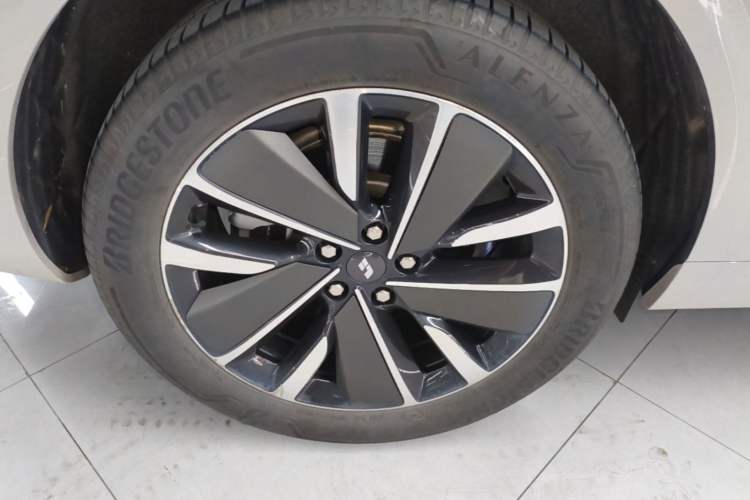 Used Li Auto L6 2025 Pro Smart Refresh Edition Right Rear Wheel Hub