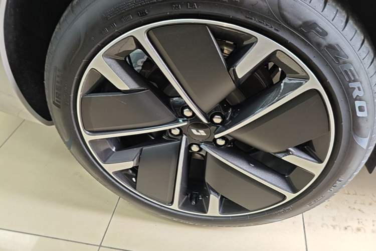 Used Li Auto L6 2025 Max Smart Refresh Edition Right Rear Wheel Hub