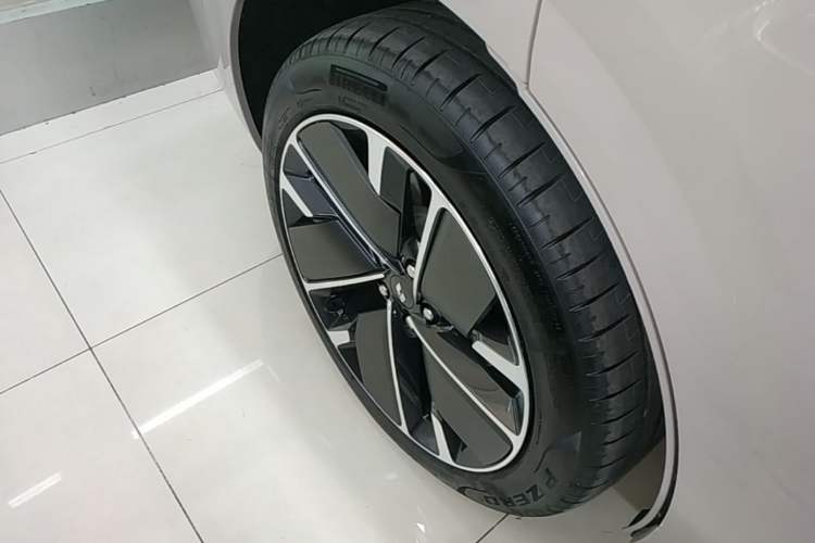 Used Li Auto L6 2025 Max Smart Refresh Edition Right Rear Wheel Hub