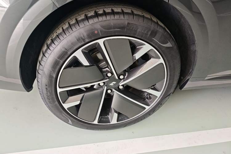 Used Li Auto L6 2025 Max Smart Refresh Edition Right Rear Wheel Hub