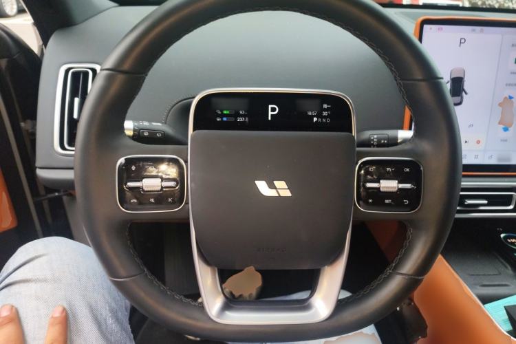 Used Li Auto L6 2025 Pro Smart Refresh Edition Steering Wheel