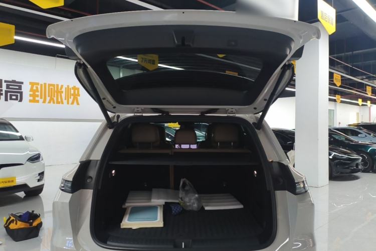 Used Li Auto L6 2025 Pro Smart Refresh Edition Trunk