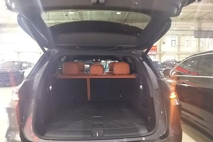 Used Li Auto L6 2025 Max Smart Refresh Edition Trunk