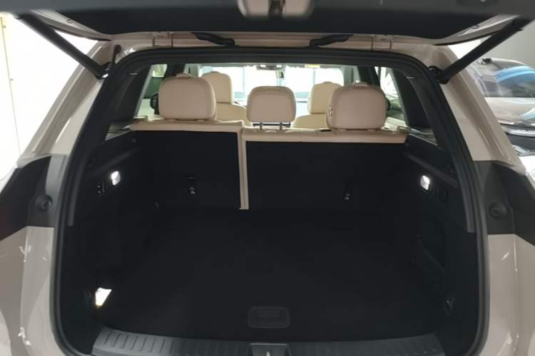 Used Li Auto L6 2025 Max Smart Refresh Edition Trunk