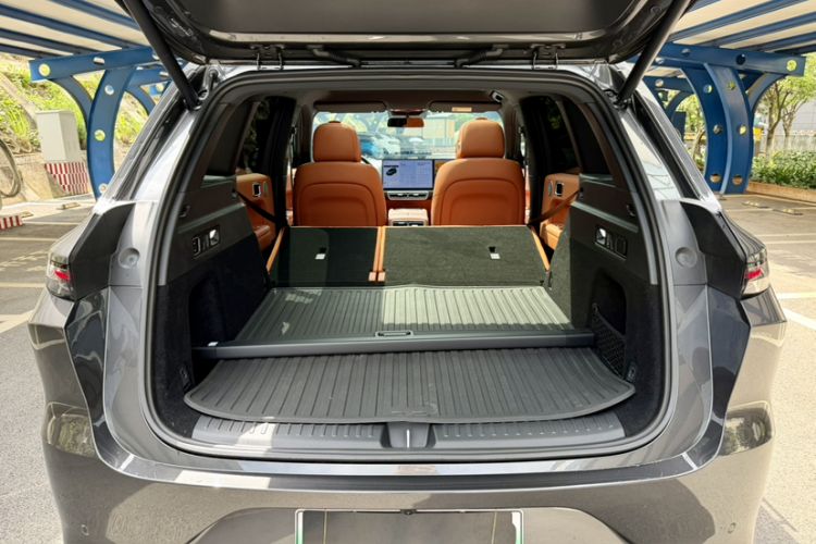 Used Li Auto L6 2025 Pro Smart Refresh Edition Trunk