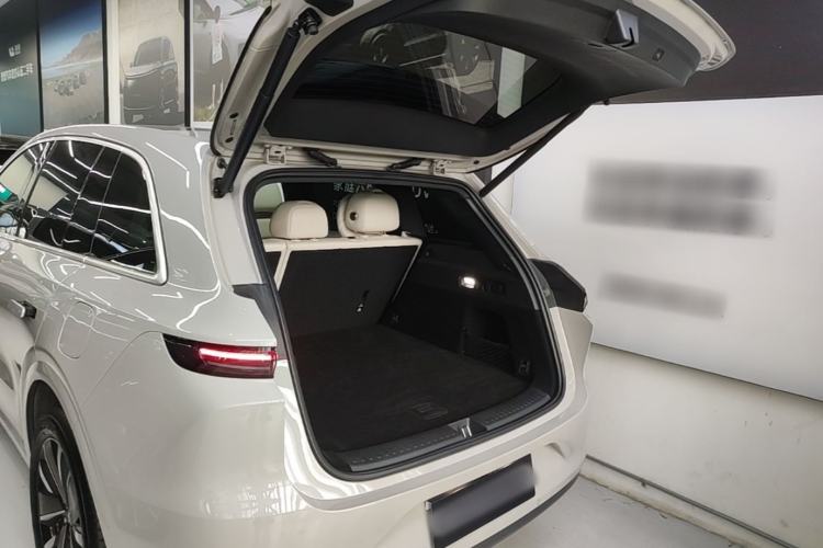 Used Li Auto L6 2025 Pro Smart Refresh Edition Trunk