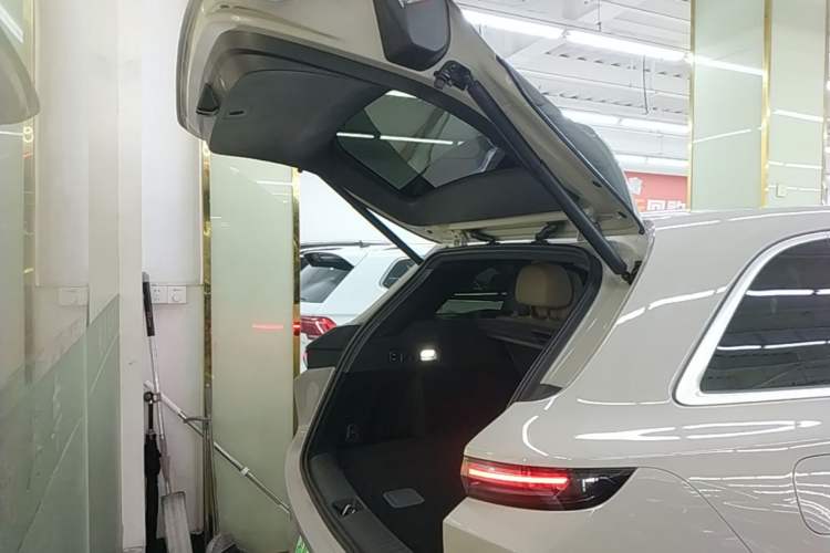 Used Li Auto L6 2025 Max Smart Refresh Edition Trunk