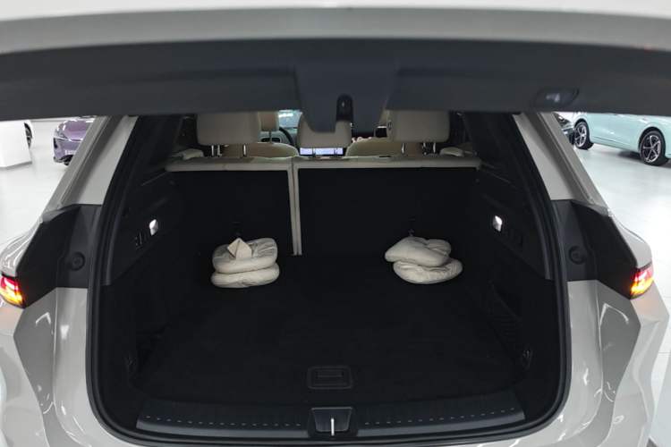 Used Li Auto L6 2025 Pro Smart Refresh Edition Trunk