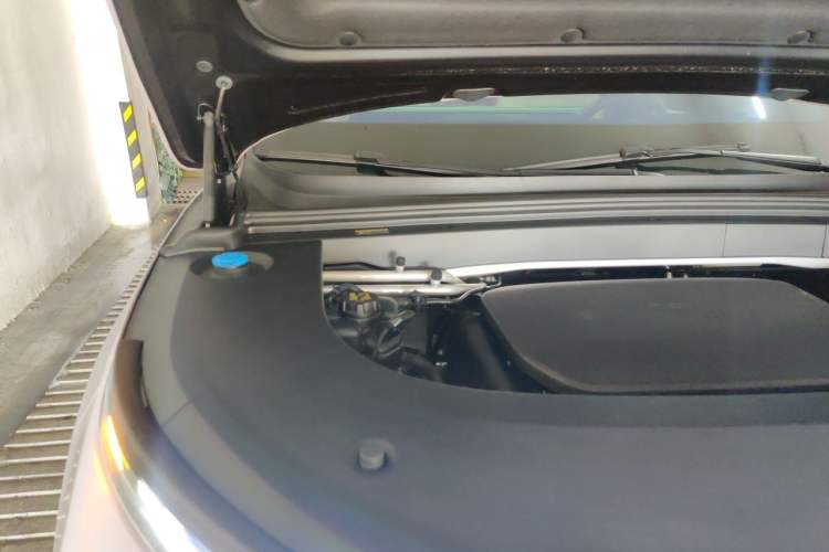Used Li Auto L6 2025 Max Smart Refresh Edition Engine Bay Right