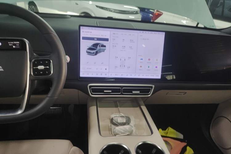 Used Li Auto L6 2025 Pro Smart Refresh Edition Audio And AC Panel