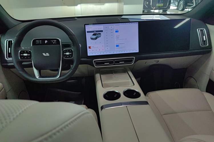 Used Li Auto L6 2025 Pro Smart Refresh Edition Center Console