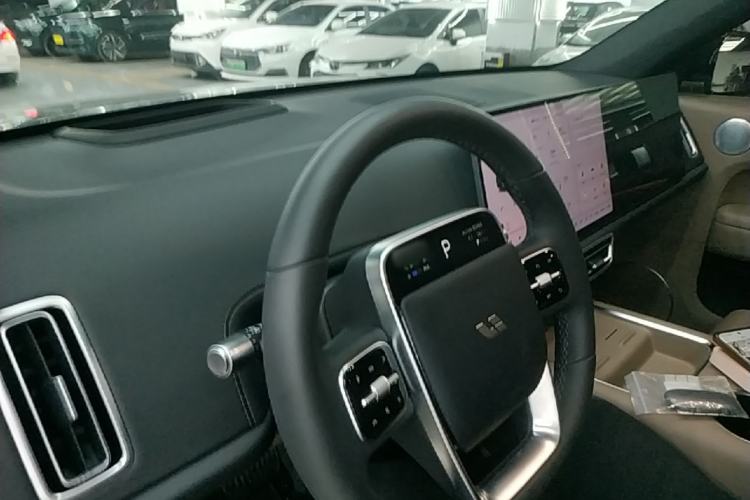 Used Li Auto L6 2025 Pro Smart Refresh Edition Center Console