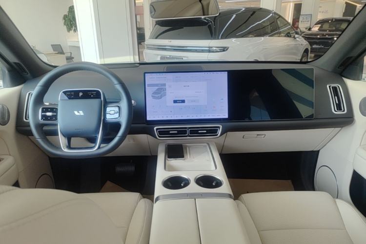 Used Li Auto L6 2025 Pro Smart Refresh Edition Center Console