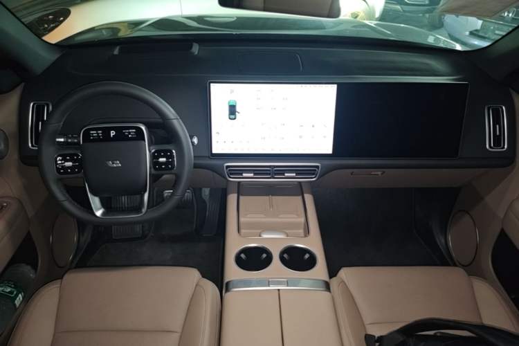 Used Li Auto L6 2025 Pro Smart Refresh Edition Center Console