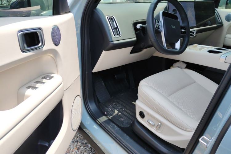 Used Li Auto L6 2025 Pro Smart Refresh Edition Driver Seat