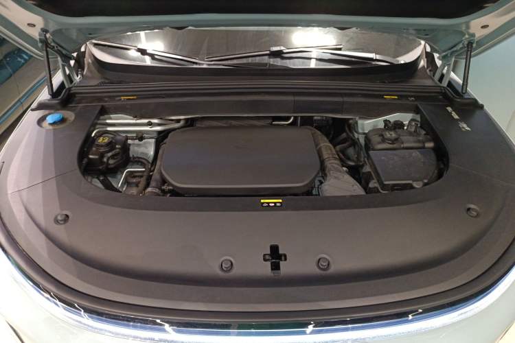 Used Li Auto L6 2025 Pro Smart Refresh Edition Engine Bay