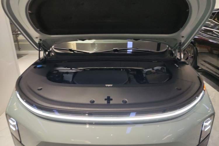 Used Li Auto L6 2025 Max Smart Refresh Edition Engine Bay