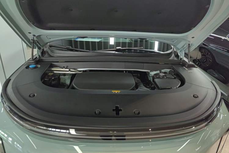 Used Li Auto L6 2025 Pro Smart Refresh Edition Engine Bay