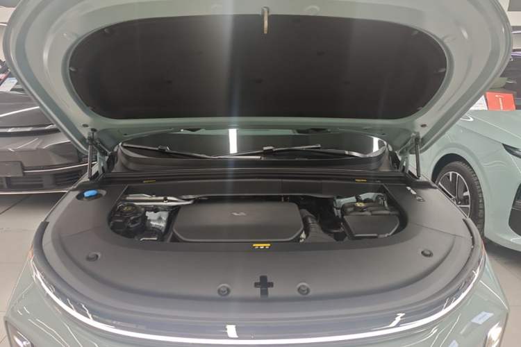 Used Li Auto L6 2025 Max Smart Refresh Edition Engine Bay