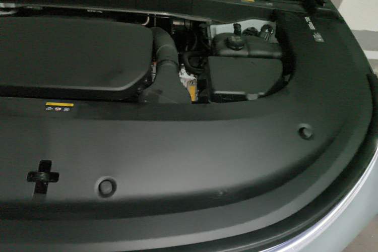 Used Li Auto L6 2025 Pro Smart Refresh Edition Engine Bay Left