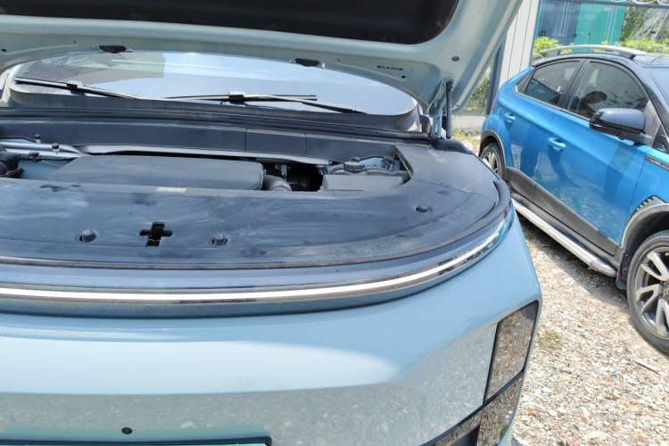 Used Li Auto L6 2025 Pro Smart Refresh Edition Engine Bay Left