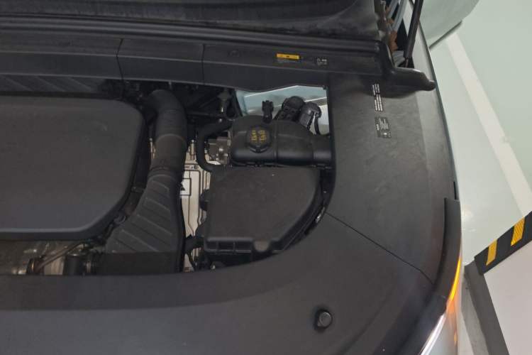Used Li Auto L6 2025 Max Smart Refresh Edition Engine Bay Left