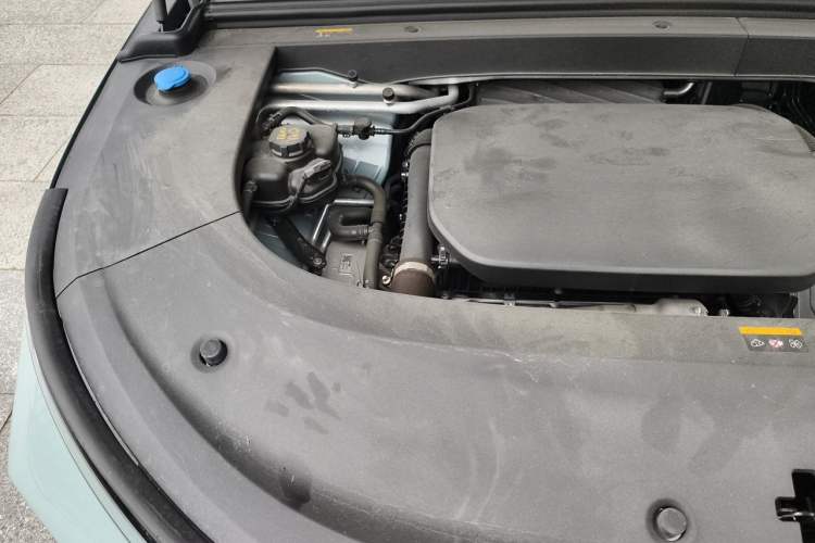 Used Li Auto L6 2025 Max Smart Refresh Edition Engine Bay Right