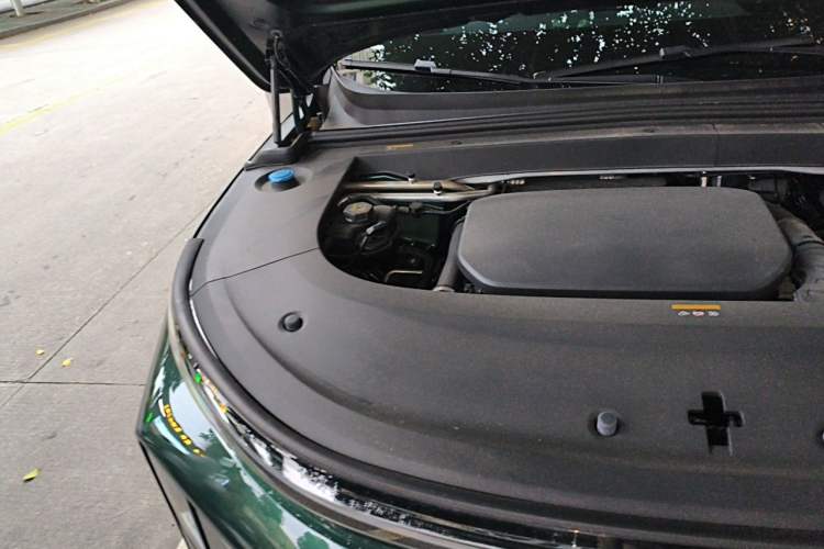 Used Li Auto L6 2025 Max Smart Refresh Edition Engine Bay Right