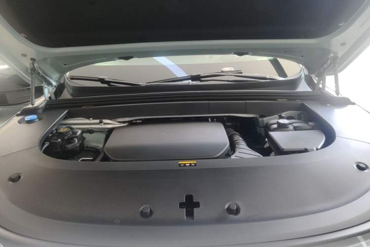 Used Li Auto L6 2025 Pro Smart Refresh Edition Engine Bay