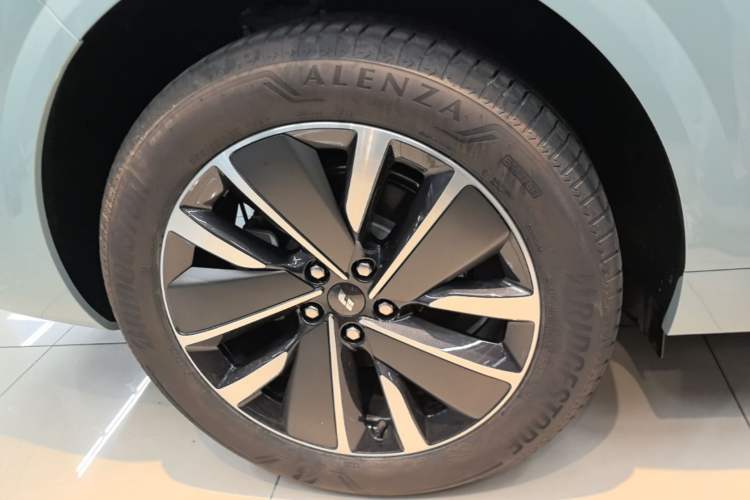 Used Li Auto L6 2025 Max Smart Refresh Edition Exterior 5