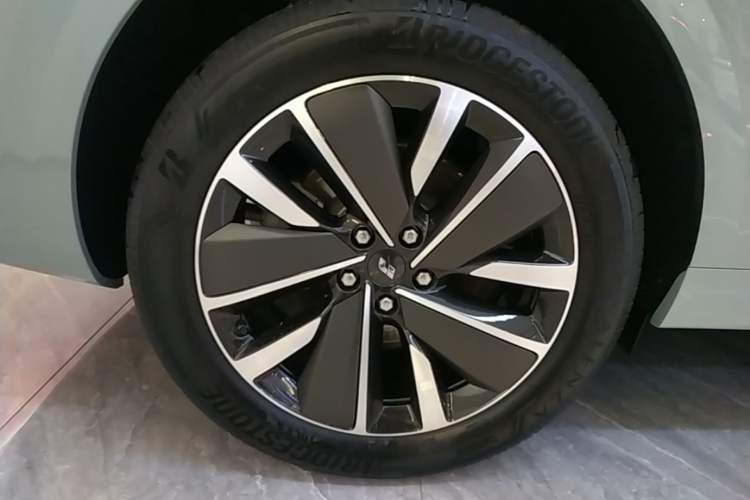 Used Li Auto L6 2025 Pro Smart Refresh Edition Exterior 5