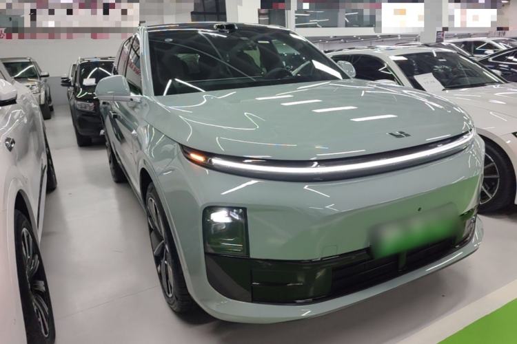 Used Li Auto L6 2025 Max Smart Refresh Edition Front Right 45 Deg