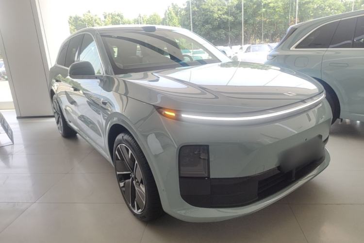 Used Li Auto L6 2025 Pro Smart Refresh Edition Front Right 45 Deg