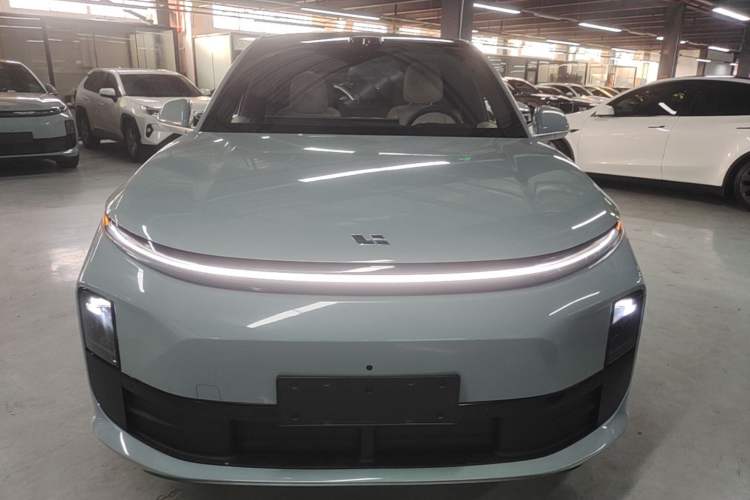 Used Li Auto L6 2025 Pro Smart Refresh Edition Front