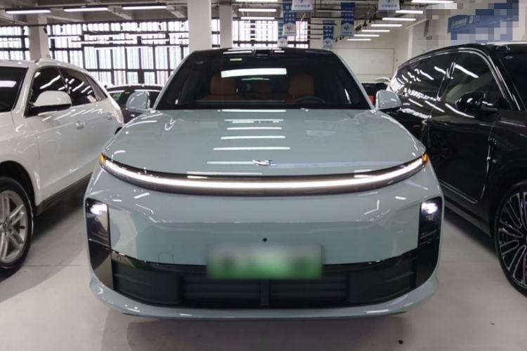 Used Li Auto L6 2025 Pro Smart Refresh Edition Front