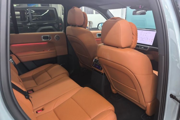 Used Li Auto L6 2025 Max Smart Refresh Edition Interior 1