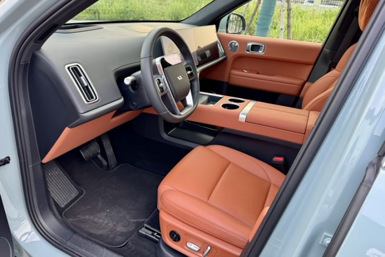 Used Li Auto L6 2025 Max Smart Refresh Edition Interior 1