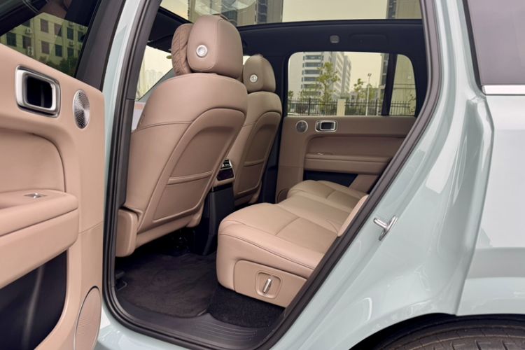 Used Li Auto L6 2025 Pro Smart Refresh Edition Interior 3