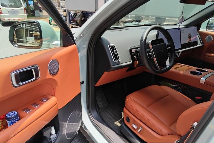 Used Li Auto L6 2025 Pro Smart Refresh Edition Interior 3