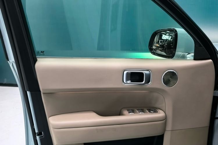 Used Li Auto L6 2025 Max Smart Refresh Edition Interior 3