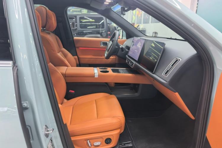 Used Li Auto L6 2025 Max Smart Refresh Edition Interior 3