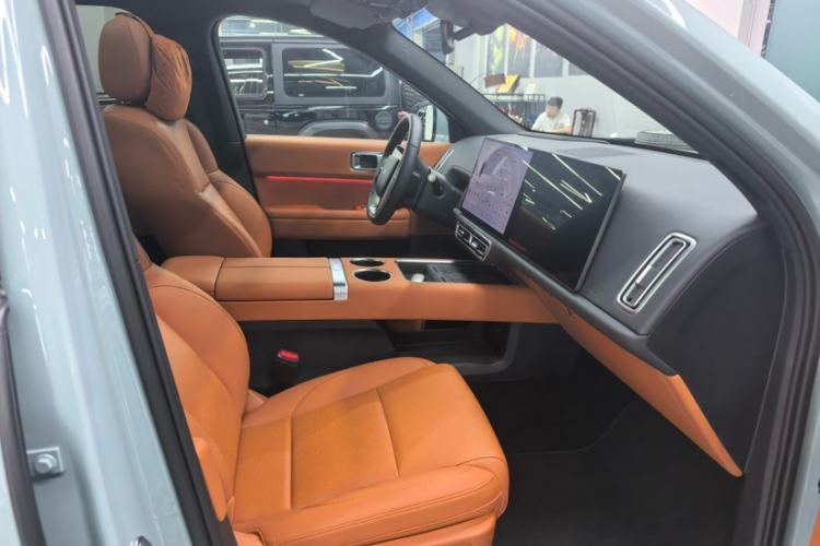 Used Li Auto L6 2025 Max Smart Refresh Edition Interior 3