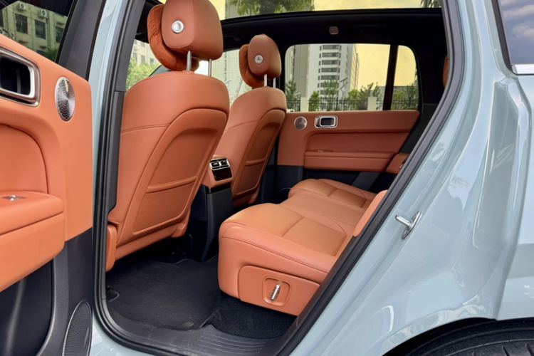 Used Li Auto L6 2025 Max Smart Refresh Edition Interior 3