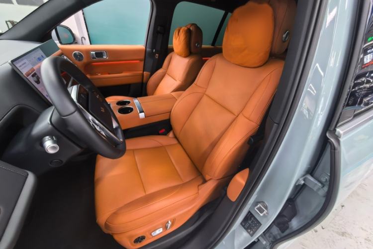 Used Li Auto L6 2025 Max Smart Refresh Edition Interior 4