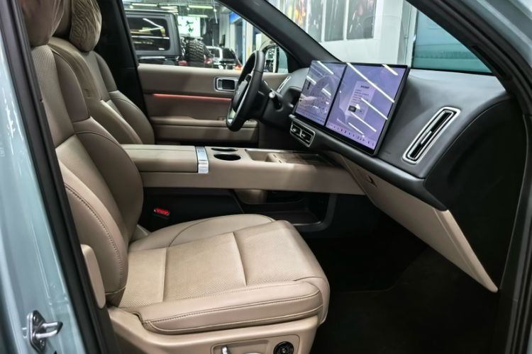 Used Li Auto L6 2025 Max Smart Refresh Edition Interior 7
