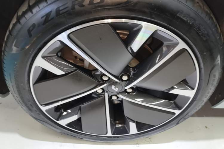 Used Li Auto L6 2025 Max Smart Refresh Edition Left Front Wheel Hub