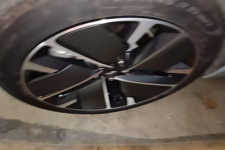 Used Li Auto L6 2025 Max Smart Refresh Edition Left Front Wheel Hub