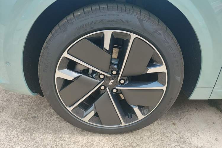Used Li Auto L6 2025 Pro Smart Refresh Edition Left Front Wheel Hub