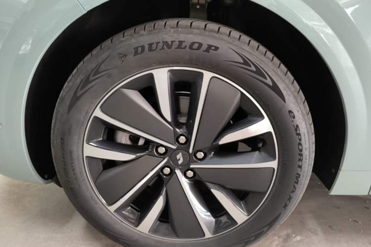 Used Li Auto L6 2025 Max Smart Refresh Edition Left Front Wheel Hub