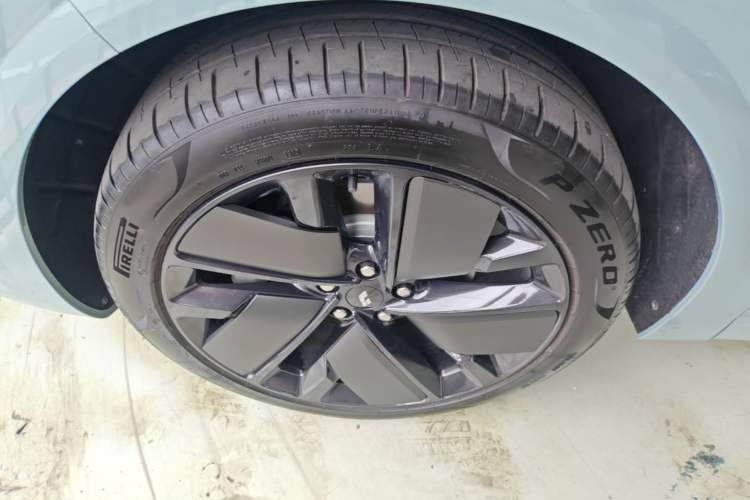 Used Li Auto L6 2025 Max Smart Refresh Edition Left Front Wheel Hub